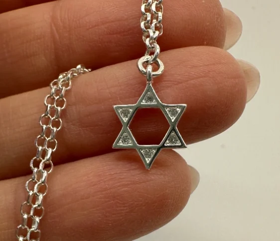 איך ננקה תכשיטי כסף 925?
